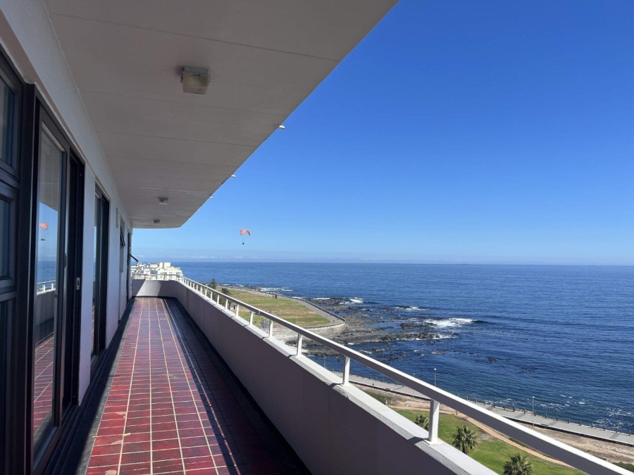 To Let 3 Bedroom Property for Rent in Sea Point Western Cape
